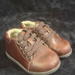 Stride Rite Elliot Shoe SRTech - Size 4 Extra Wide